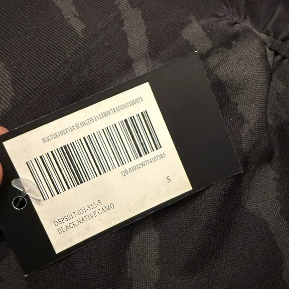 Darc Sport Wolves Forever Seamless Everson Training Shorts Black Camo S NWT - Picture 3 of 5